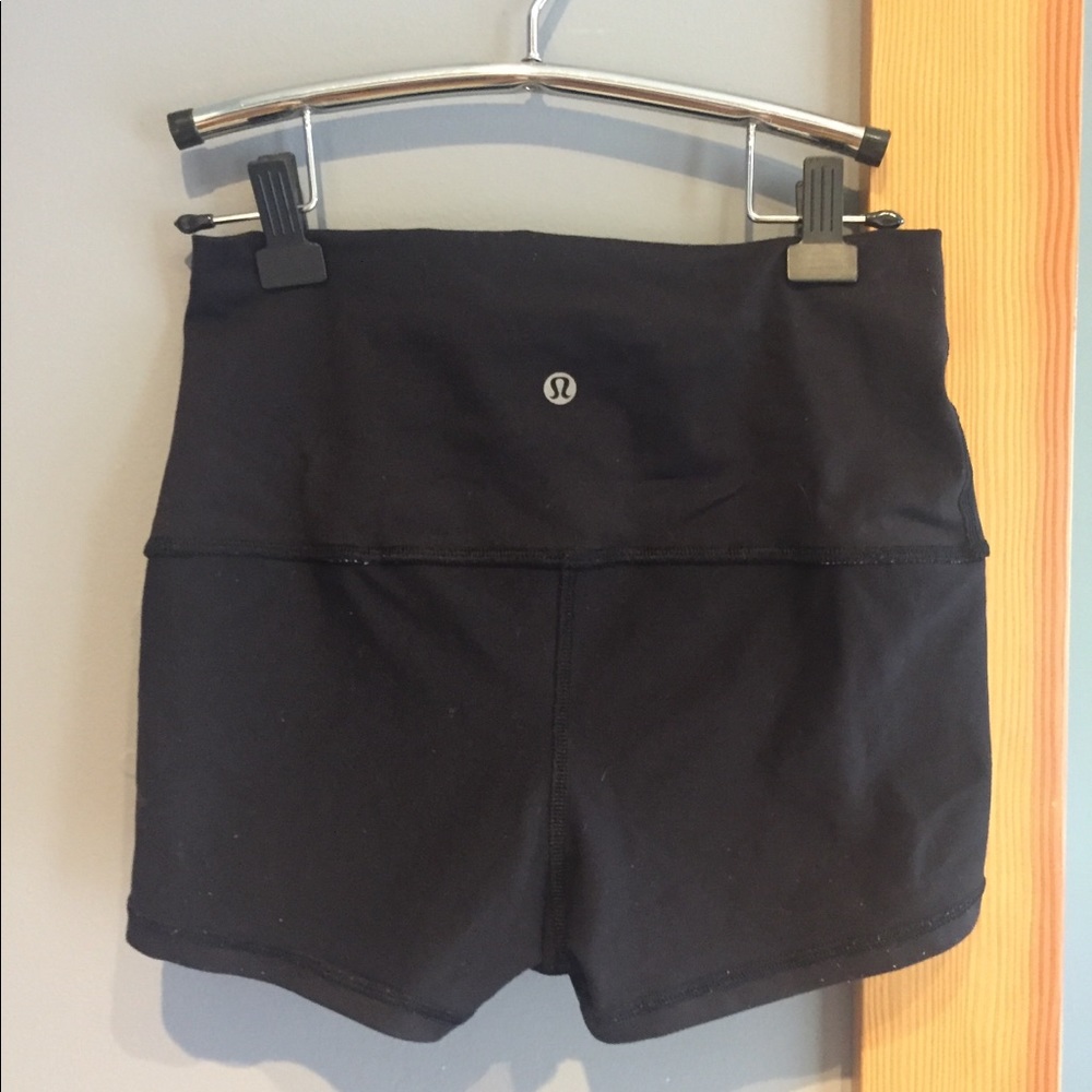 Lululemon reversible shorts size 6 high-waisted